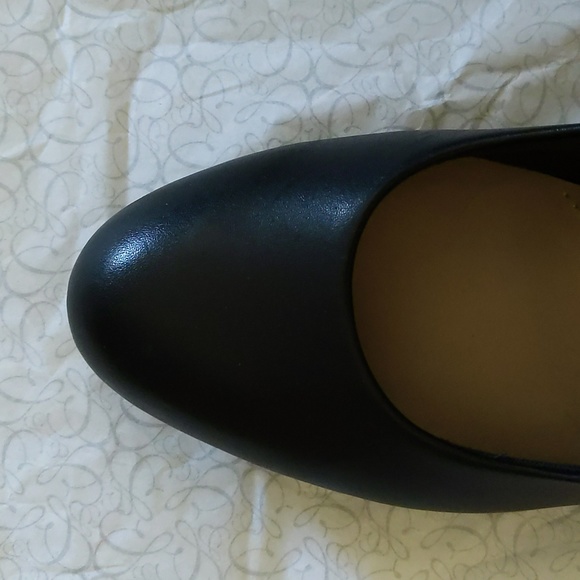 Clarks Adriel Viola Heels Size 9 - Almost New! - Picture 3 of 6